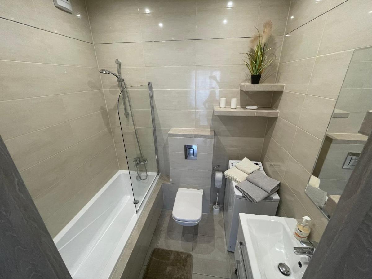 Apartament Nowoczesny Komfortowy Kustronia Z Garazem Balkonem Wanna Бельско-Бяла Экстерьер фото